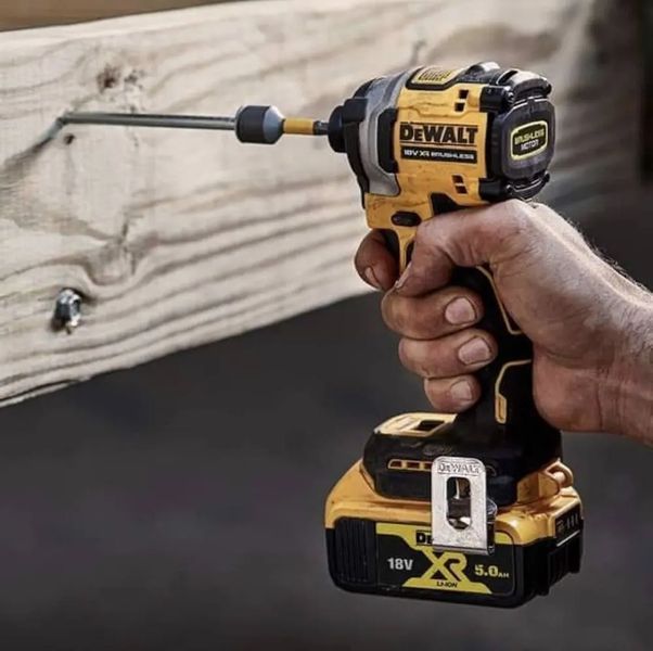 Шуруповерт аккумуляторный импульсный DEWALT DCF850NT (18В/каркас/кейс/206Нм)_ BR DCF850NT фото