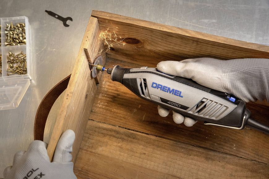 Многофункциональный инструмент (гравёр) Dremel 4250-3/45: 175 Вт, 35000 об/мин, 45 шт. насадок_ BR F0134250JJ фото