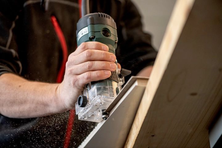 Профессиональный ручной столярный кромочный фрезер по дереву Metabo FM 500-6 : 500 Вт, 6 цанга, х.х.32000 об/м_ BR 601741000 фото
